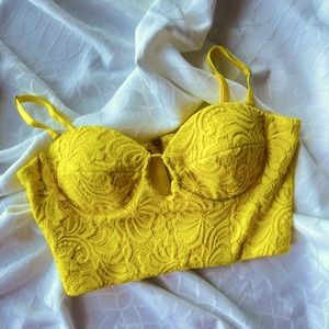 Like new BEBE yellow lace underwire crop top, M
